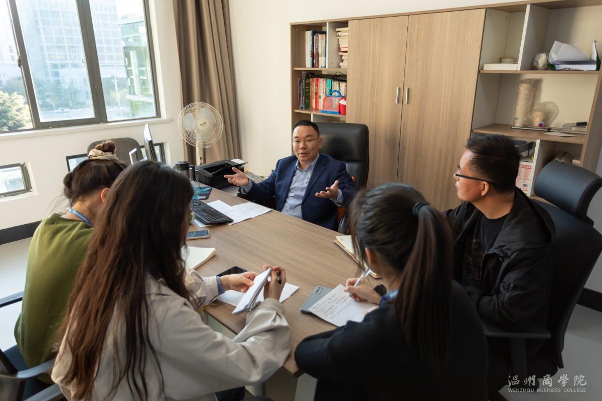 2021.11.8院長(zhǎng)采訪2 黃箴言 .jpg