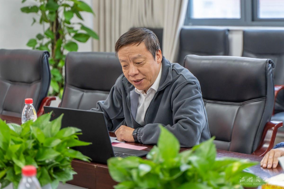 2022.11.6 李益明教授特寫 王胤皓攝-2.jpg