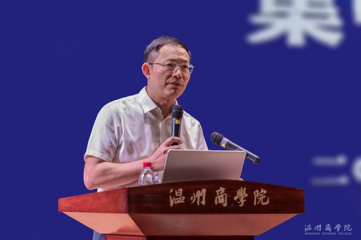 2023.10.18 師德師風(fēng)講座  胡江特寫 余泓毅攝-.jpg