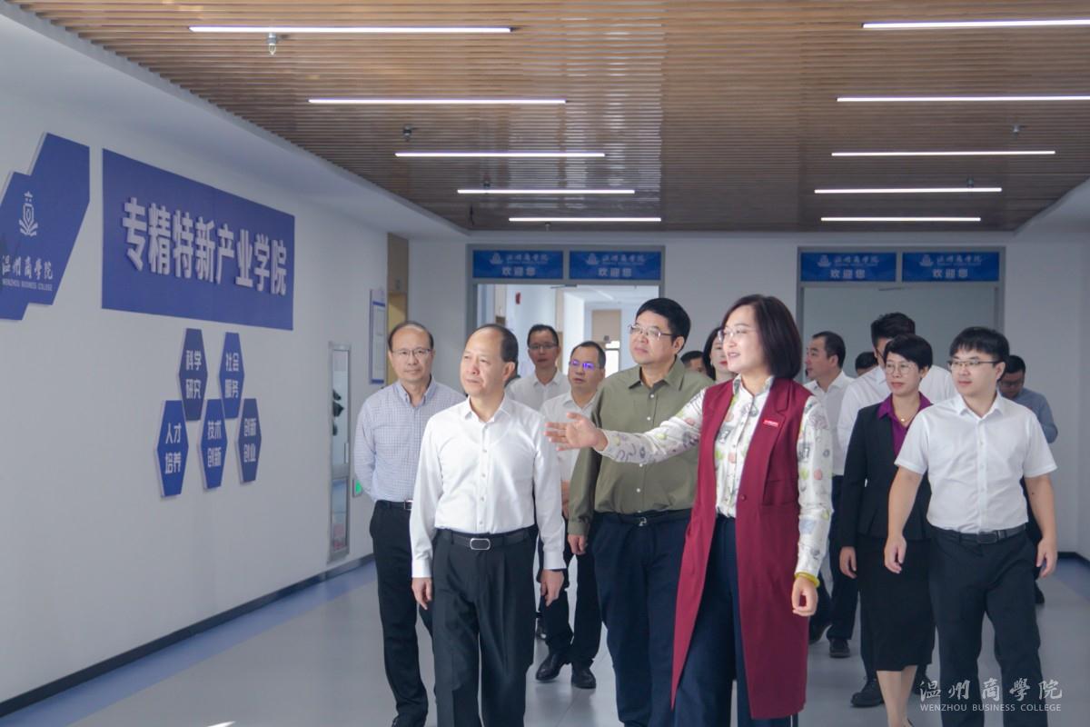 市長(zhǎng)參觀.jpg