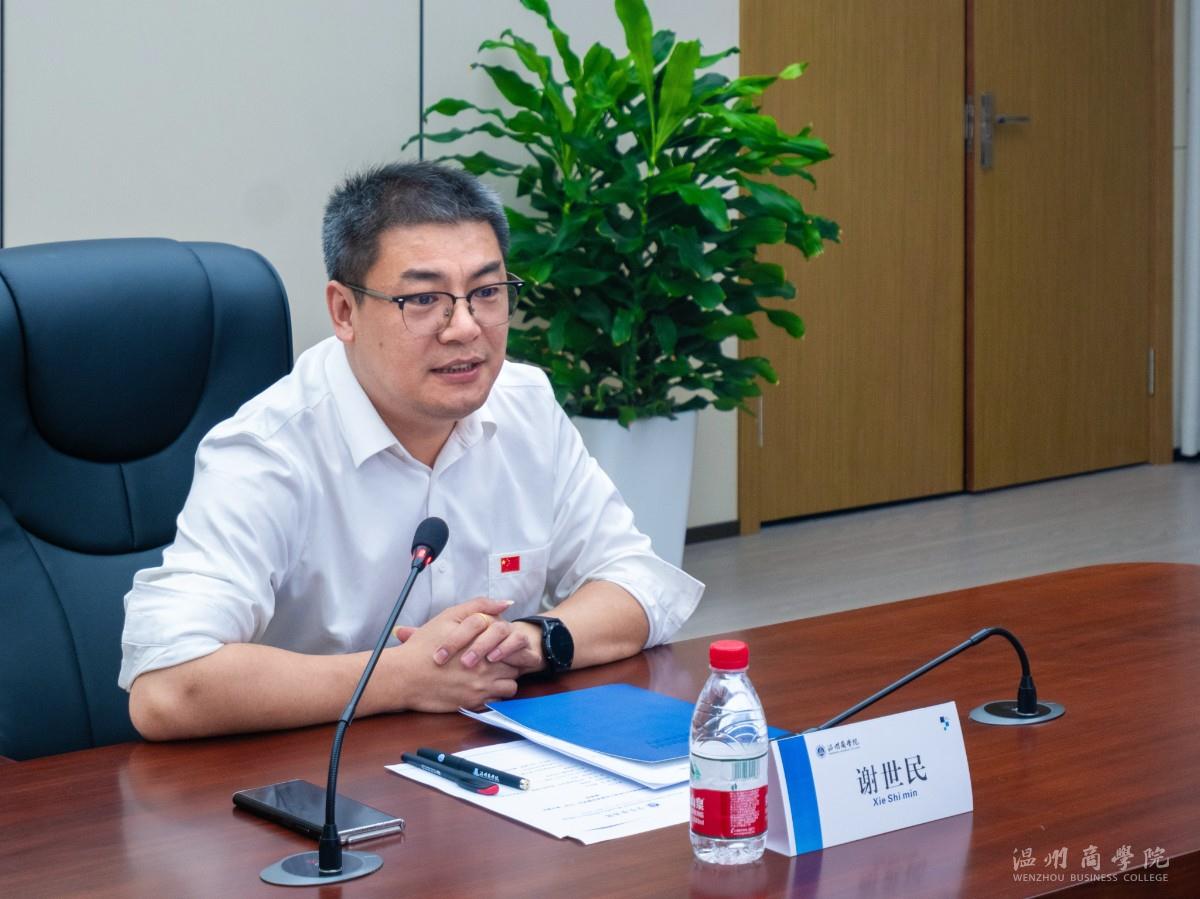 校長(zhǎng)助理謝世民.jpg