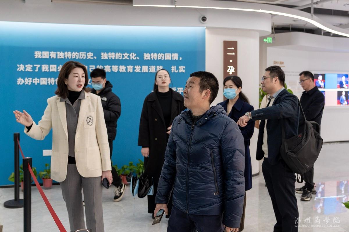 溫州市人社局來溫州商學(xué)院開展創(chuàng)就業(yè)工作調(diào)研 鄭彥愷攝 (4).JPG